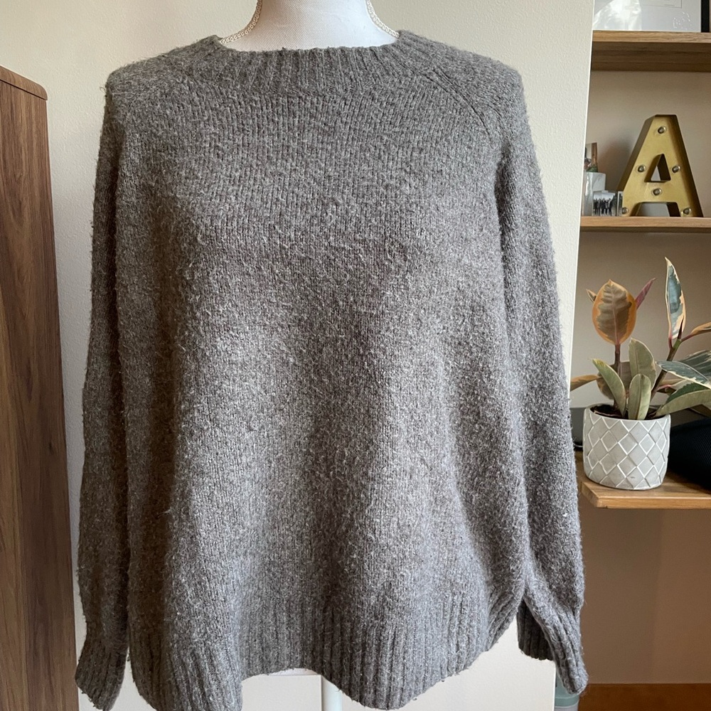 Old Navy Women's Heathered Gray Sweater